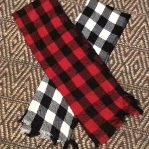2 buffalo plaid check scarves SO Cute and stylish.